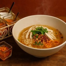 ก๋วยเตี๋ยวไก่ฉีกน้ำใส