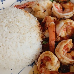 ข้าวกะเพราพริกแห้งกุ้ง