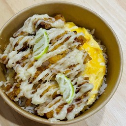 ข้าวไข่ข้นไก่ทอดซอสมะนาว