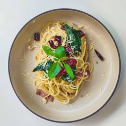 พริกกระเทียม & เบคอน