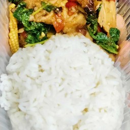 ข้าวกะเพราไก่ย่าง