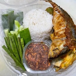 ชุดข้าวน้ำพริกนรกกุ้งแห้ง