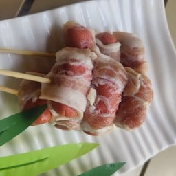 [อร่อยซ่ากับโค้ก] ไส้กรอกพับหมูสามชั้น +  โค้ก ออริจินัล (ขวด) 