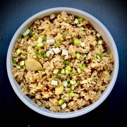ข้าวผัดกระเทียมทาน | Fried Rice w/Garlic