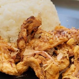 ข้าวอกไก่กระเทียมพริกไทย