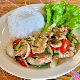 ผัดพริกสดหมู+ไข่ดาว