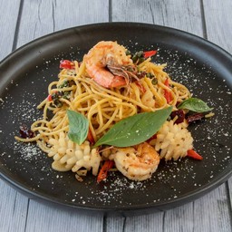 สปาเก็ตตี้ ขี้เมาทะเล