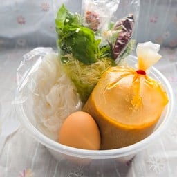 น้ำยาป่าผสมกะทิ (พิเศษ+ไข่1ฟอง+ลูกชิ้น 4 เม็ด)