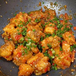 ไก่กรอบผัดเผ็ด