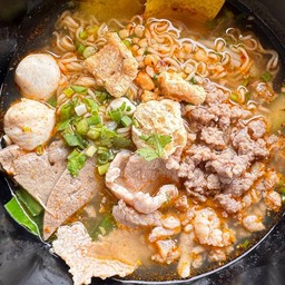 ก๋วยเตี๋ยวหมูต้มยำ