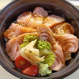 ข้าวหน้าแซลมอนแบบเบินไฟไม่มีซุป