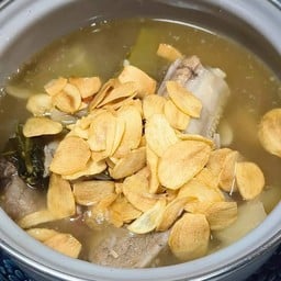 ต้มยำผู้กอง กระดูกหมู ผักกาดดอง