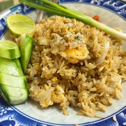 ข้าวผัดไข่ใส่หอมใหญ่