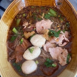 ก๋วยเตี๋วยหมูทุกอย่างพิเศษ