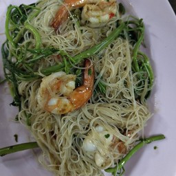 เส้นหมี่ผัดผักกะเฉด