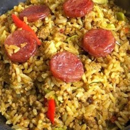 ข้าวผัดคั่วกลิ้งหมูสับโรยกุนเชียง