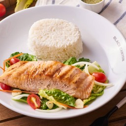 Spicy Grilled Salmon Salad with Rice