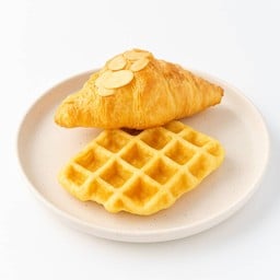 [เซตสุดฮิต] ครอฟเฟิลคลุกน้ำตาล + ครัวซองต์อัลมอนด์