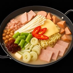 Budae Jjigae บูเดจิเก