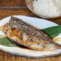 A1 ข้าวซาบะย่าง / ဆာဗားငါးကင်ထမင်း