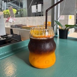 Americano with orange juice (16 ออนซ์)