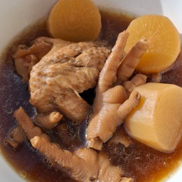 จันทร์ ก๋วยเตี๋ยวไก่ตุ๋น แจ้งวัฒนะ