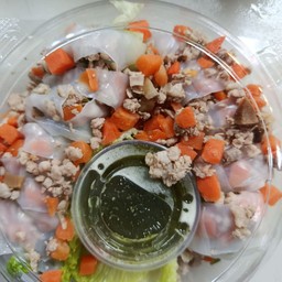 ก๋วยเตียวลุยสวนใส้ทะลัก