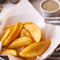 Potato Wedges with Truffle Cheese Dip