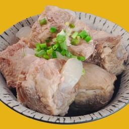 กระดูกอ่อนหมูตุ๋น