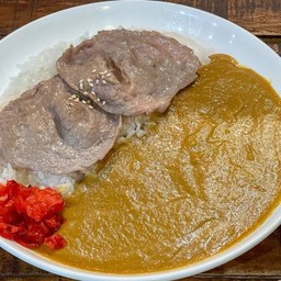 K8 ข้าวแกงกะหรี่เนื้อวากิวสไลด์