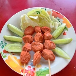 น้องเนยลูกชิ้นทอด