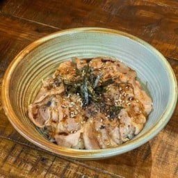 A5 ข้าวหน้าหมูชาบูย่างเทอริยากิ / ဝက်သားချာဗူကင်ထမင်း