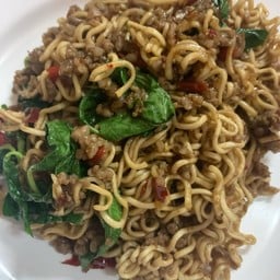 มาม่าโคตรเพราหมูสับ