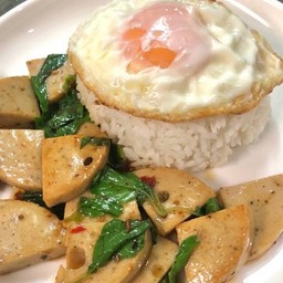 ข้าวกะเพราหมูยอ + ไข่ดาว
