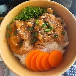 ผู้ชายขายข้าว