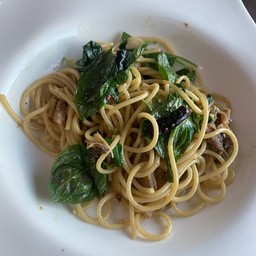 สปาเก็ตตี้พริกแห้งปลาเค็ม