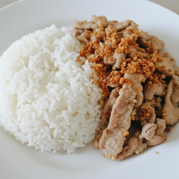 ข้าวหมูทอดกระเทียม