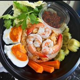 ข้าวน้ำพริกกุ้งลวกไข่เค็ม