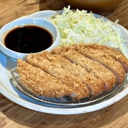 B1-1 ข้าวหน้าเมนจิคัตสึ(หมูทอด) / ထမင်းအပါဝက်သားကြော်ဟင်း