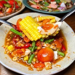 ยำข้าวโพดไข่เค็ม