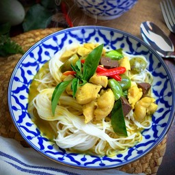 ขนมจีน + น้ำยาแกงเขียวหวาน พิเศษ