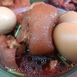 พะโล้ขาหมู