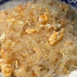 ข้าวหน้าไข่ผัดวุ้นเส้น(ไม่ผัก