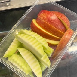 มะม่วงเปรี้ยว+แอปเปิ้ลแดง