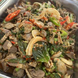 ผัดกระเพราเครื่องในไก่