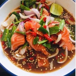 ยำแซลมอล (ปลาร้า/ไม่ร้า)