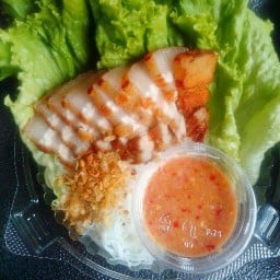 อาหารตามสั่ง-ครัวทะลุกำแพง(จี๊ดซี่)