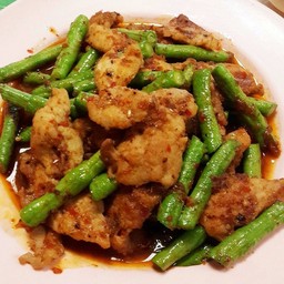 ผัดพริกแกง ราดข้าว