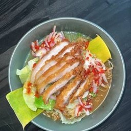 ยำมาม่าคอหมู