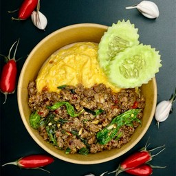 ข้าวไข่ข้นกะเพราเนื้อสับ